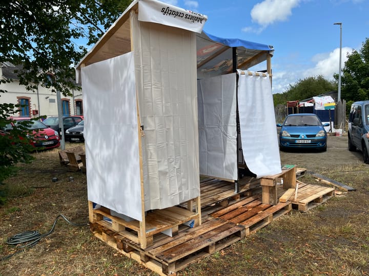 Chantier menuiserie au Camp Climat 2025